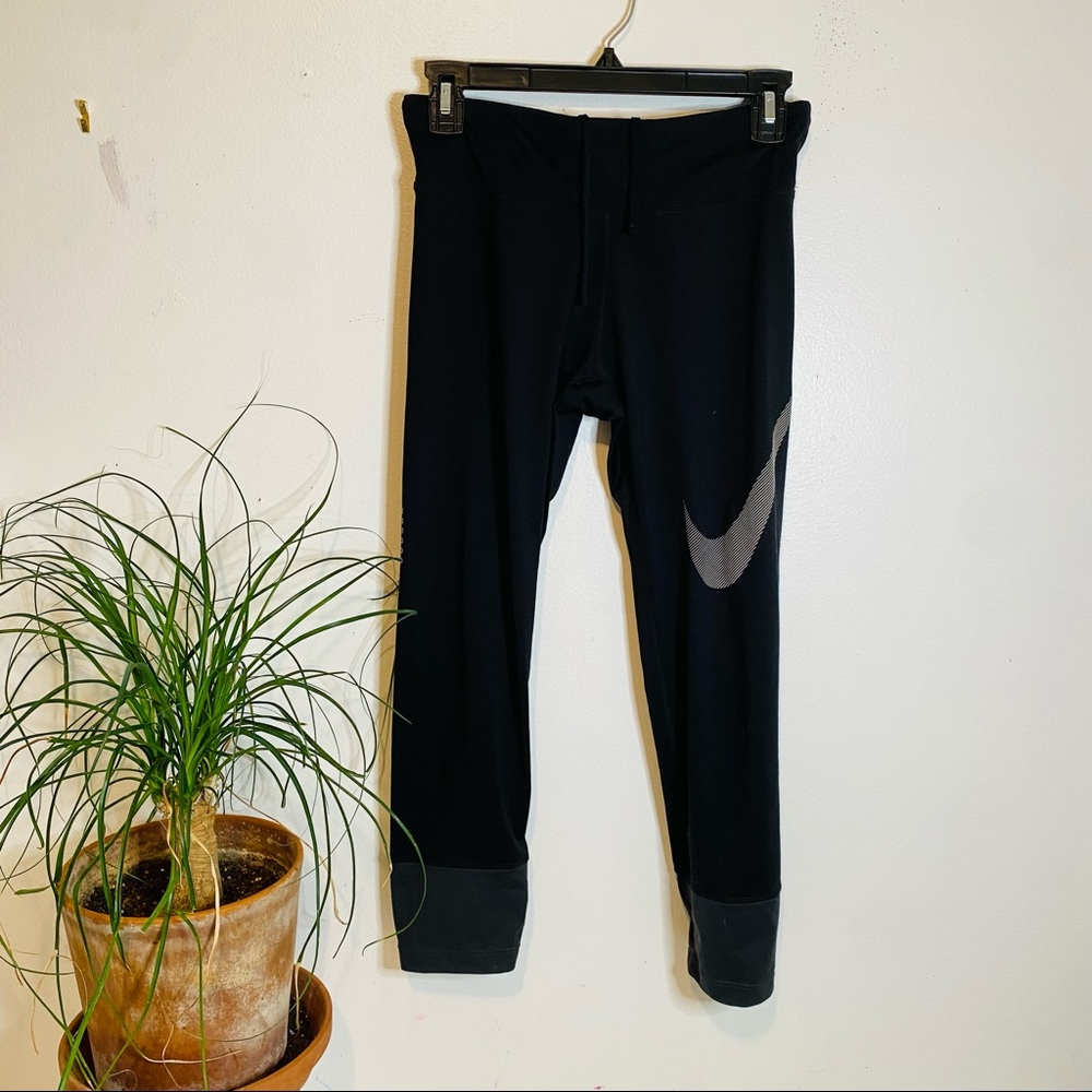 Nike Dri Fit Legging Logo Zip Pocket in Back Small 27W 23 Inseam